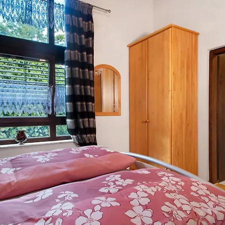 Schindele Apartman *